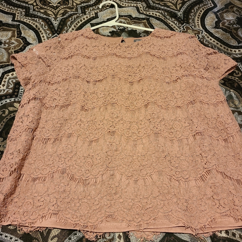 Lacey mauve top